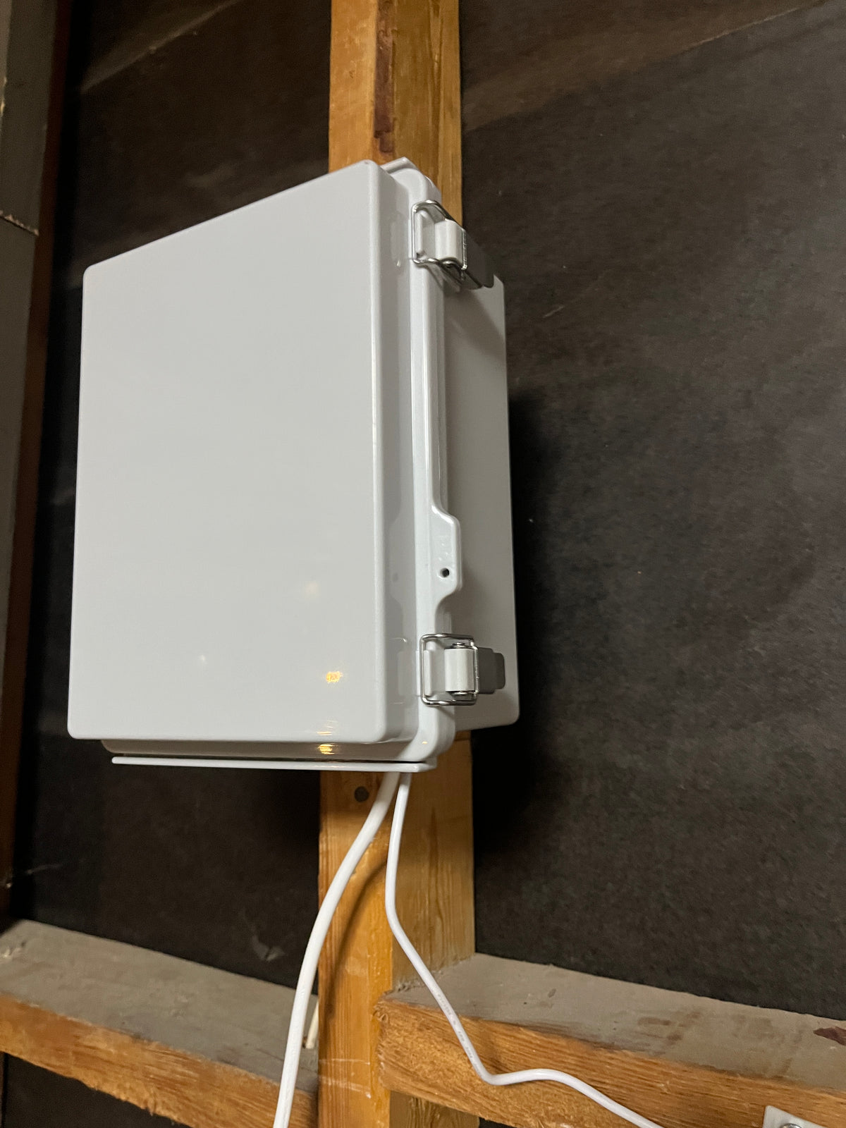 Weatherproofed Junction Box for Permanent Outdoor Lights – SnapTrack